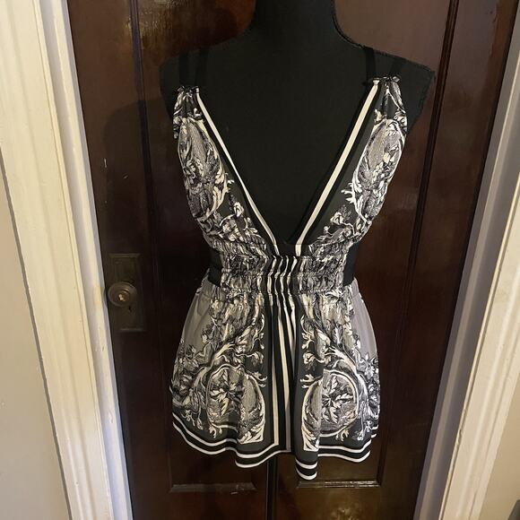 Express Black And White Floral Strappy Halter Top Womens XS Clubwear Sexy Y2K - Picture 1 of 10